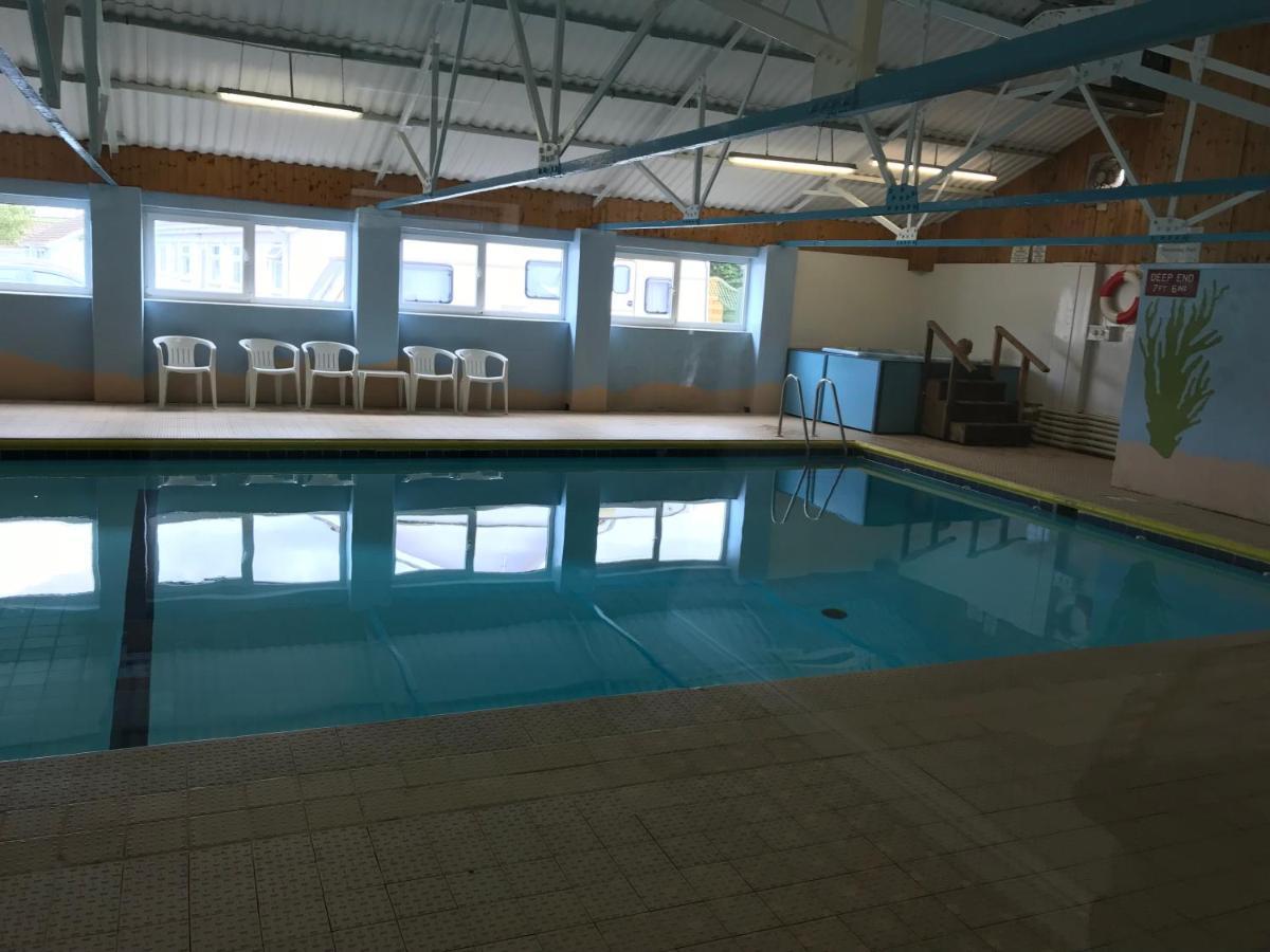 Number 43 The Gower Holiday Village Swansea Extérieur photo