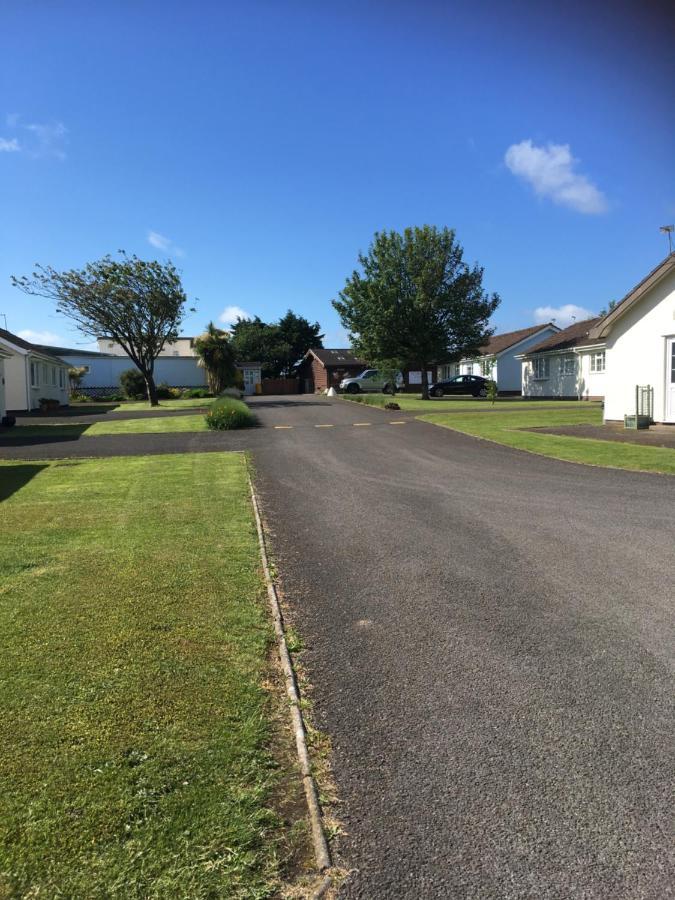 Number 43 The Gower Holiday Village Swansea Extérieur photo